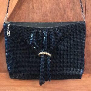 VINTAGE METAL MESH EVENING BAG BLACK GOLD 11x7 CLUB BAG NIGHT OUT PURSE